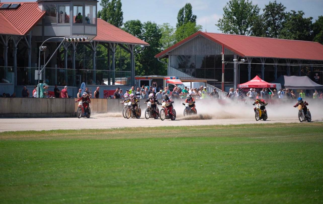 Sandbahnrennen Pfarrkirchen Start